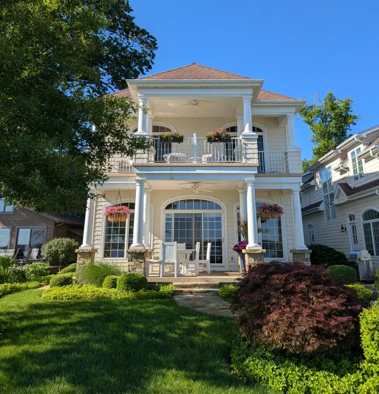 Roanoke 6 Full-service landscaping company in Fort Wayne, IN